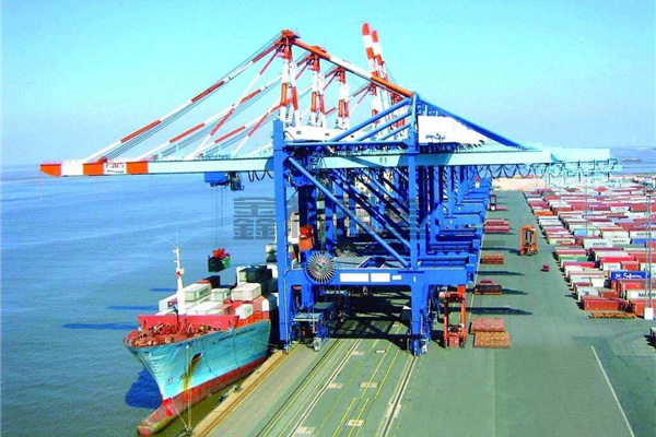 航運(yùn)碼頭起重設(shè)備 航運(yùn)碼頭起重設(shè)備
