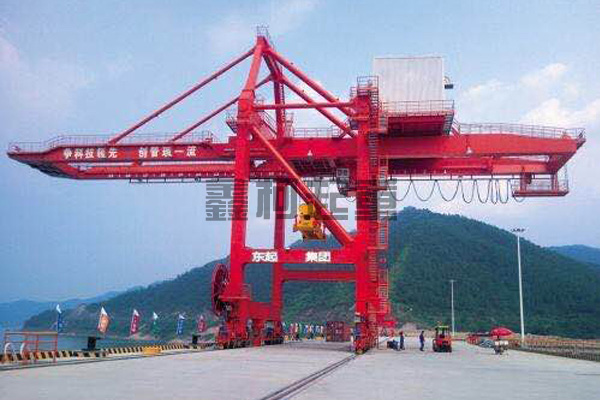 港口起重設備的防腐作業(yè)